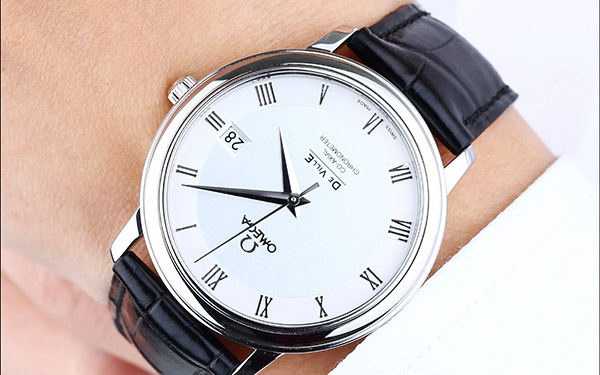 欧米茄表盘有划痕解决技巧