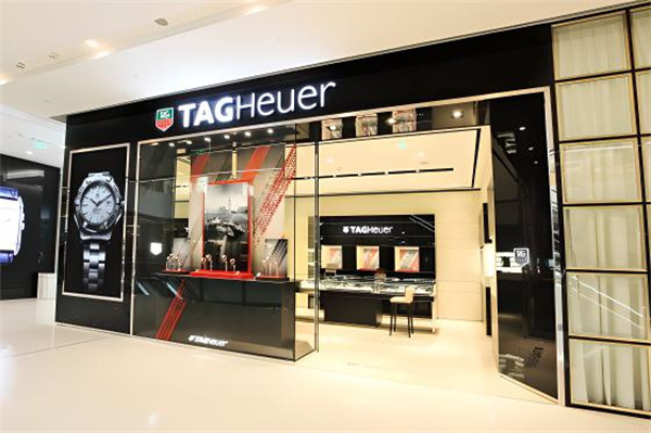 泰格豪雅腕表生锈解决技巧推荐（保养与修复指南）