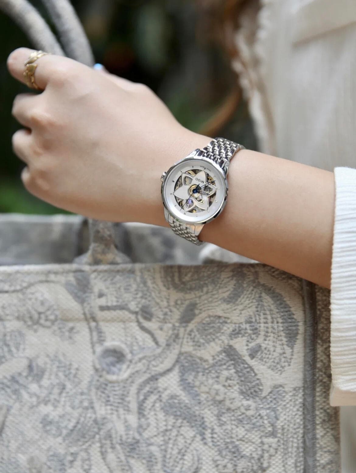 美度走时不准处理方法是什么（解决手表误差的实用技巧与步骤）